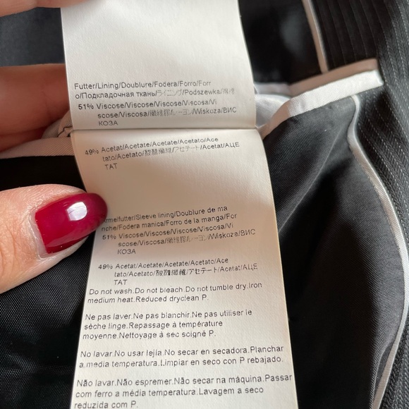 Black Hugo Boss suit for men - Picture 2 of 15